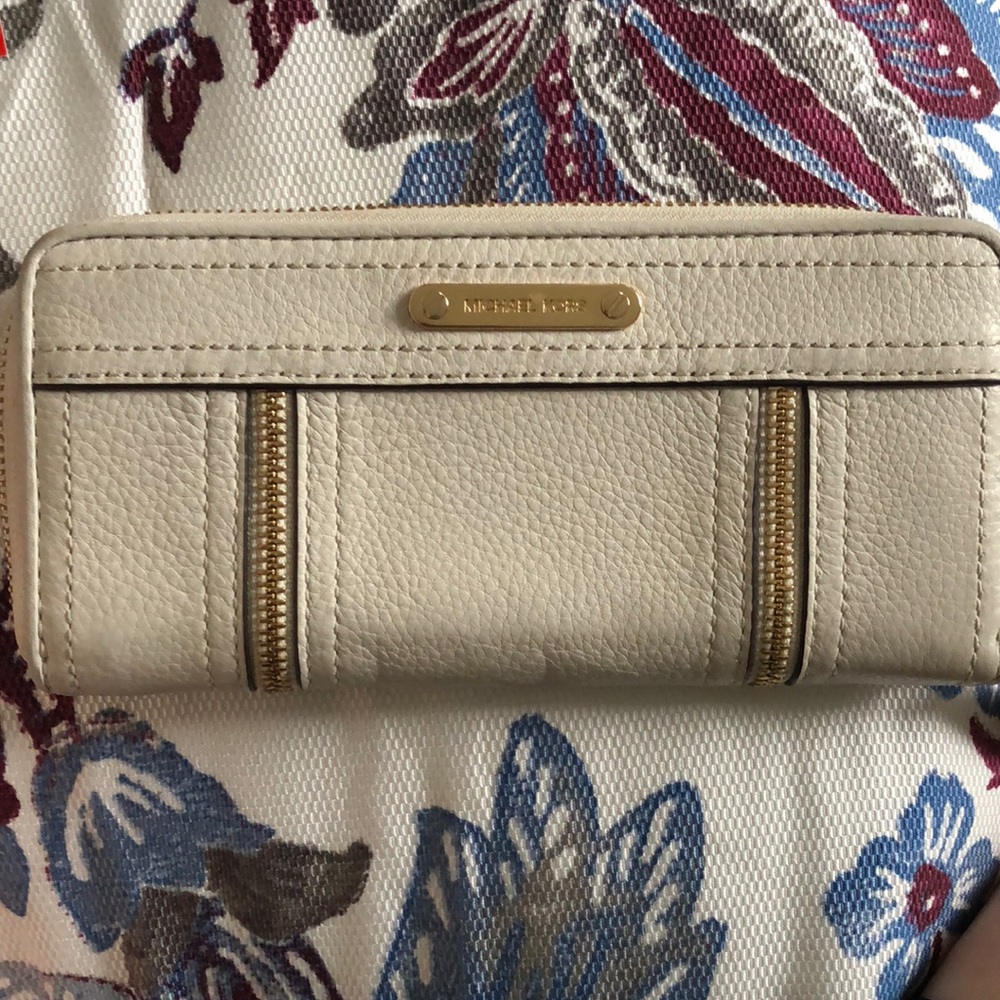 Micheal kors wallet